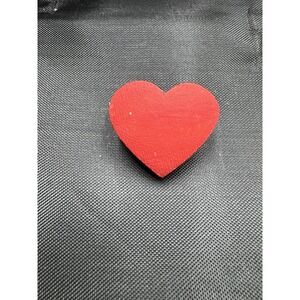 Vintage Red Wood Heart Pin‎